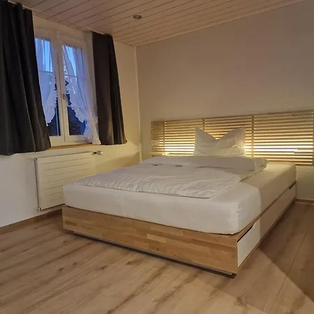 Mirchel Pintli Gross Mit Balkon, Und Restaurant Hotel