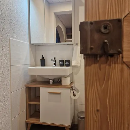 Mirchel Pintli Gross Mit Balkon, Und Restaurant